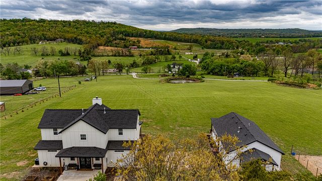 22556 & 22558 Mason Road, Fayetteville, AR 72703