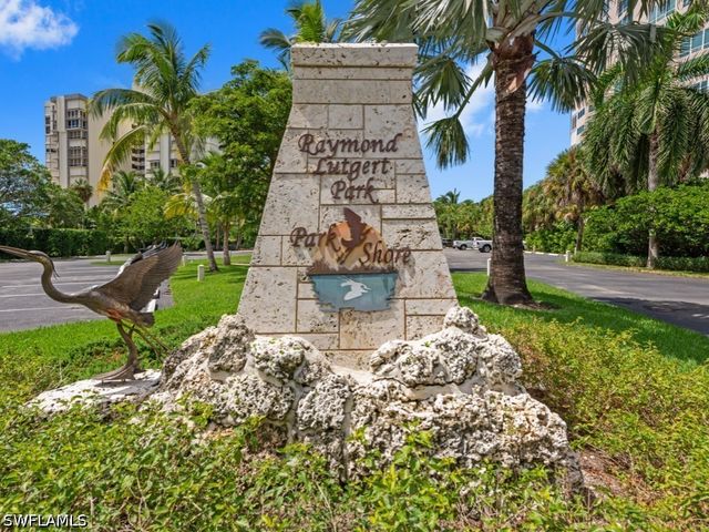 667 Park Shore DR, Naples, FL 34103