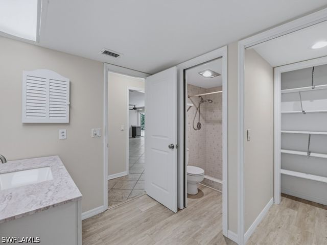 667 Park Shore DR, Naples, FL 34103