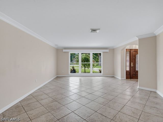 667 Park Shore DR, Naples, FL 34103