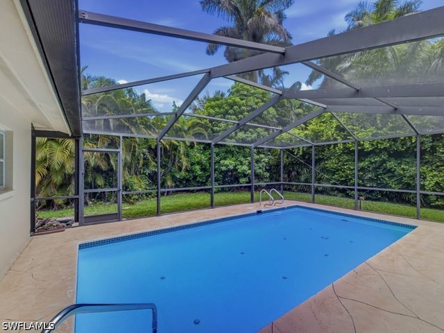 667 Park Shore DR, Naples, FL 34103
