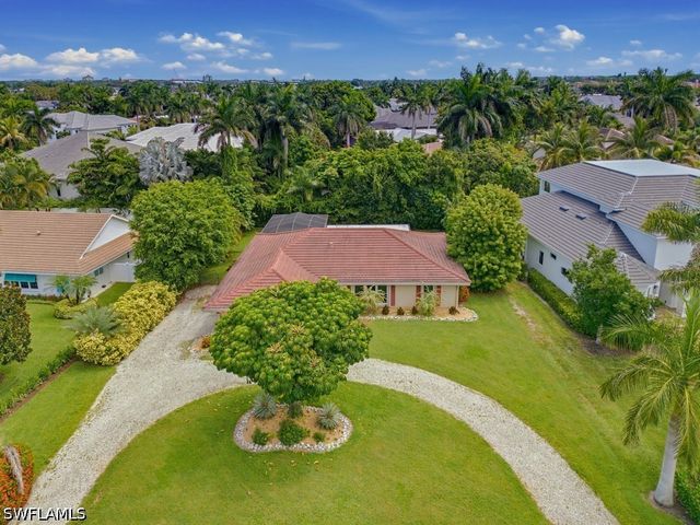 667 Park Shore DR, Naples, FL 34103