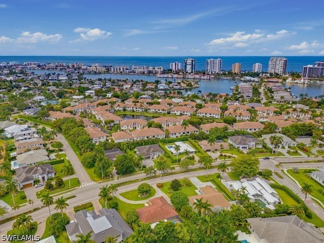 667 Park Shore DR, Naples, FL 34103