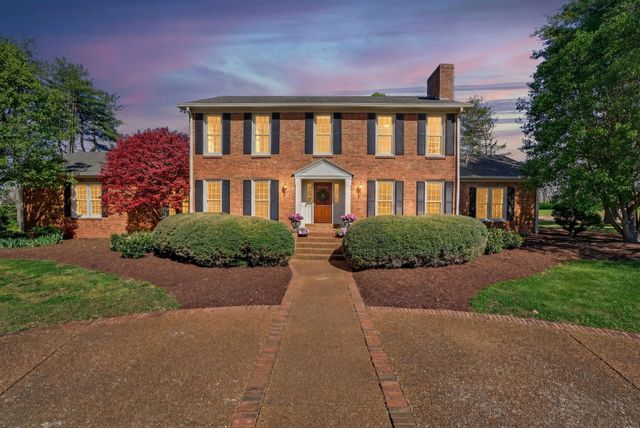 1553 N Main St, Mount Pleasant, TN 38474