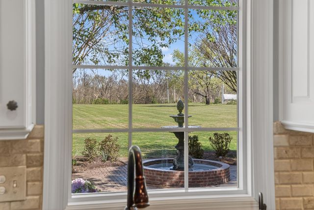 1553 N Main St, Mount Pleasant, TN 38474