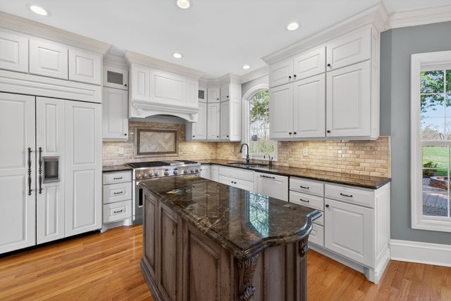 1553 N Main St, Mount Pleasant, TN 38474