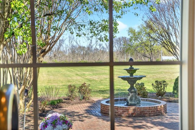 1553 N Main St, Mount Pleasant, TN 38474