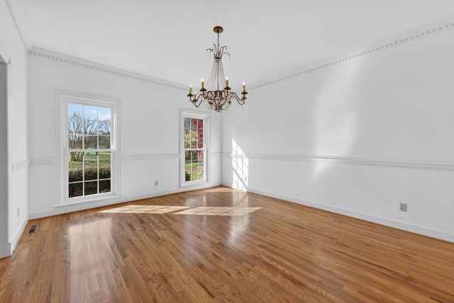1553 N Main St, Mount Pleasant, TN 38474