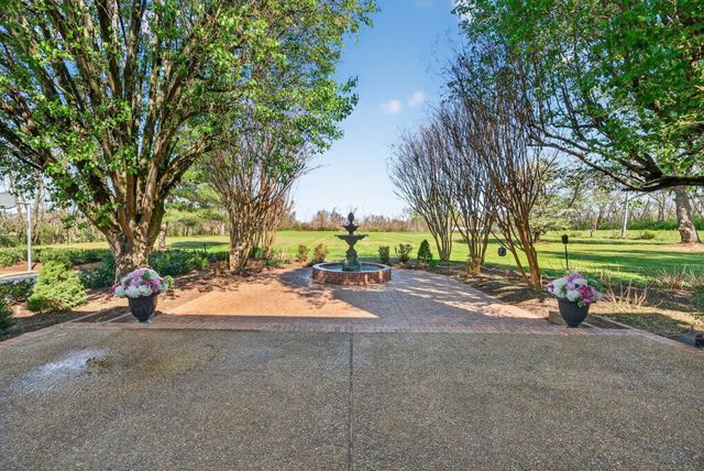 1553 N Main St, Mount Pleasant, TN 38474