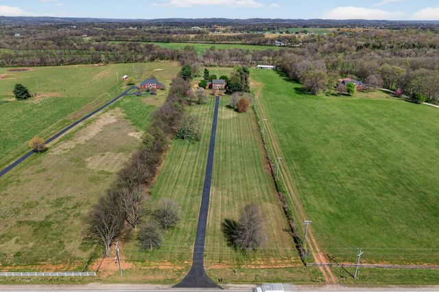 1553 N Main St, Mount Pleasant, TN 38474