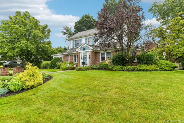 110 William Street, East Williston, NY 11596