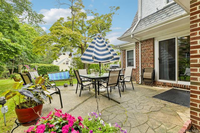 110 William Street, East Williston, NY 11596