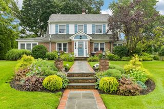 110 William Street, East Williston, NY 11596
