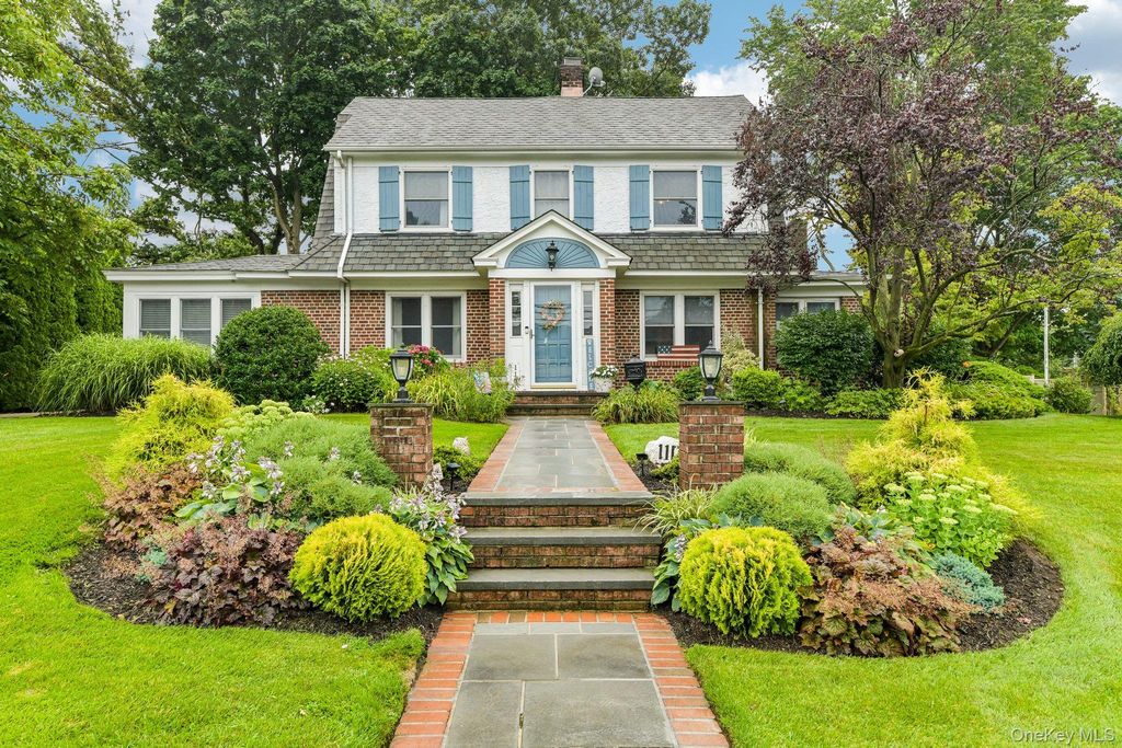 110 William Street, East Williston, NY 11596