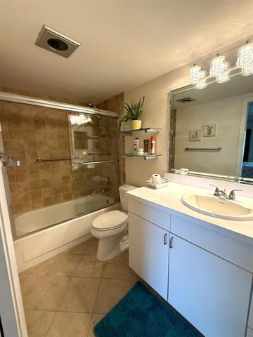 4032 Yarmouth B, Boca Raton, FL 33434