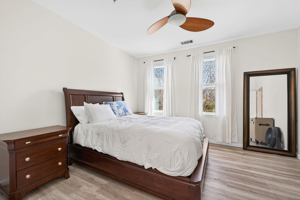 Image 15 of property listing at 1225 Blakeway Street 906, Charleston, SC 29492