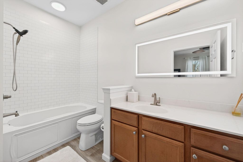 Image 16 of property listing at 1225 Blakeway Street 906, Charleston, SC 29492