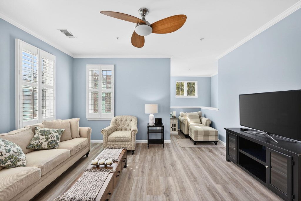 Image 5 of property listing at 1225 Blakeway Street 906, Charleston, SC 29492