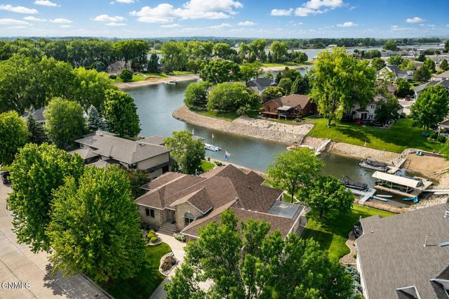 1512 Mutineer Place, Bismarck, ND 58504