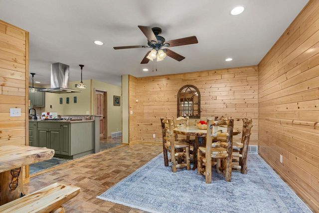 237 Oakbrook Drive, Wisconsin Dells, WI 53965