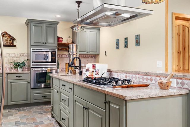 237 Oakbrook Drive, Wisconsin Dells, WI 53965