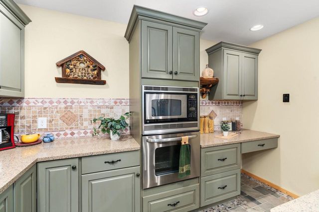 237 Oakbrook Drive, Wisconsin Dells, WI 53965