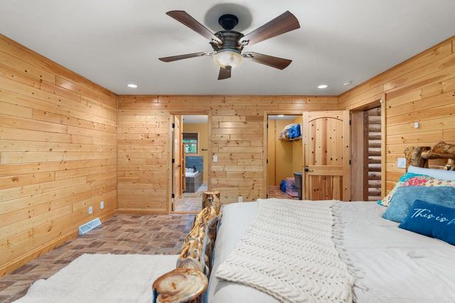 237 Oakbrook Drive, Wisconsin Dells, WI 53965