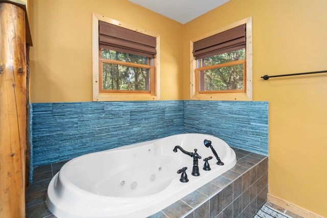 237 Oakbrook Drive, Wisconsin Dells, WI 53965