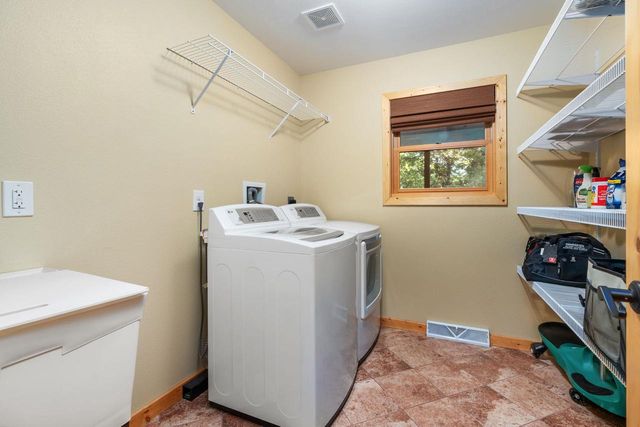 237 Oakbrook Drive, Wisconsin Dells, WI 53965