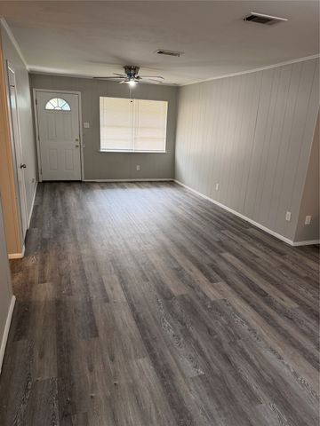 6541 Avalon, Watauga, TX 76148