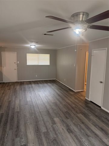 6541 Avalon, Watauga, TX 76148