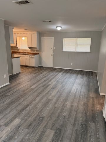 6541 Avalon, Watauga, TX 76148