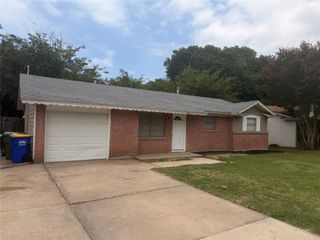 6541 Avalon, Watauga, TX 76148