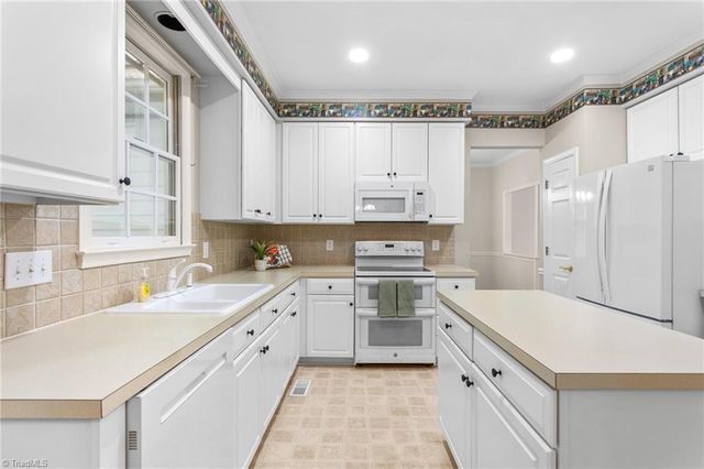 4236 Brentonshire Lane, High Point, NC 27265