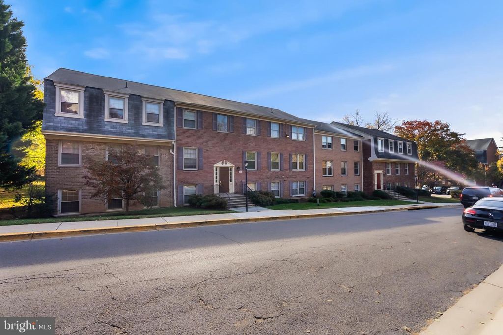 6024 WESTCHESTER PARK DR #202, College Park, MD 20740