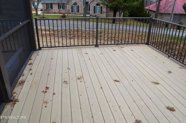 124 Markham Lane, Crossville, TN 38558