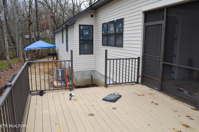 124 Markham Lane, Crossville, TN 38558