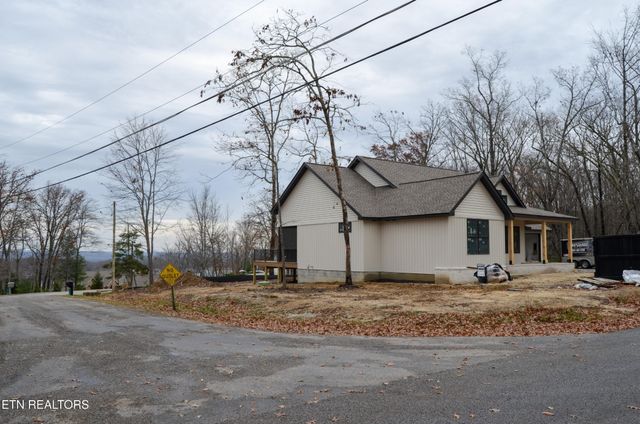 124 Markham Lane, Crossville, TN 38558