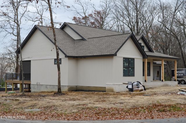 124 Markham Lane, Crossville, TN 38558