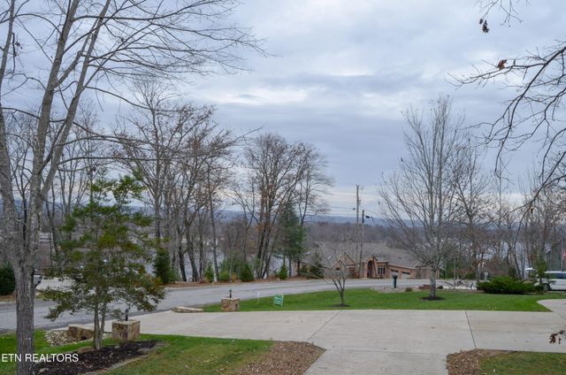 124 Markham Lane, Crossville, TN 38558