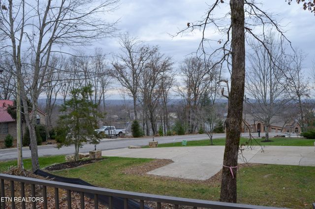 124 Markham Lane, Crossville, TN 38558