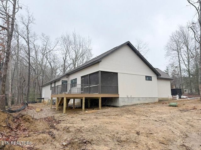 124 Markham Lane, Crossville, TN 38558