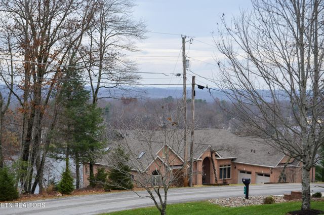 124 Markham Lane, Crossville, TN 38558