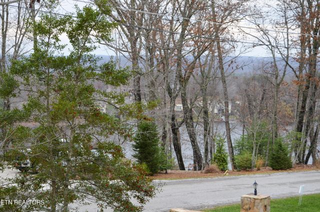 124 Markham Lane, Crossville, TN 38558