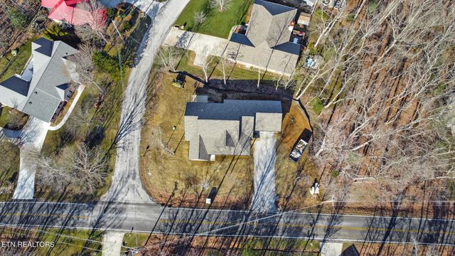 124 Markham Lane, Crossville, TN 38558