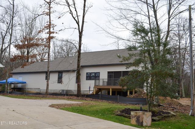 124 Markham Lane, Crossville, TN 38558