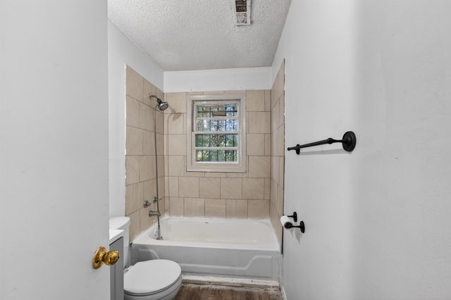 2134 N Minnesota, Wichita, KS 67214