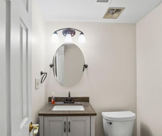 10530 W 59th Terrace, Shawnee, KS 66203