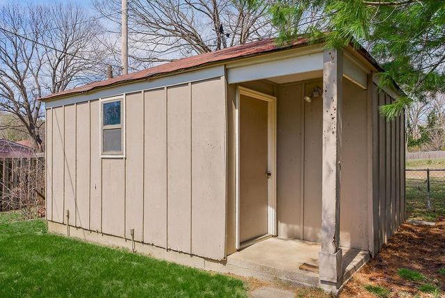 10530 W 59th Terrace, Shawnee, KS 66203