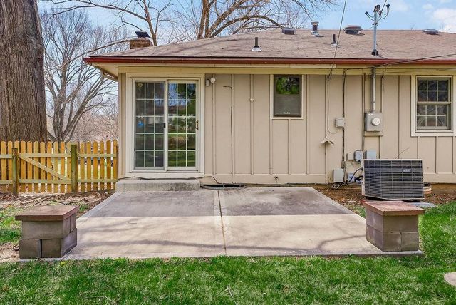 10530 W 59th Terrace, Shawnee, KS 66203